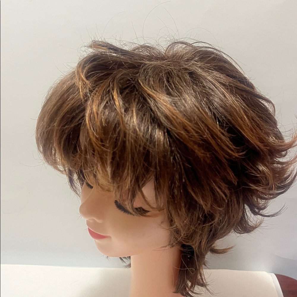 Brown Layered Short Wig with Bangs - Women Hair - Picture 4 of 9